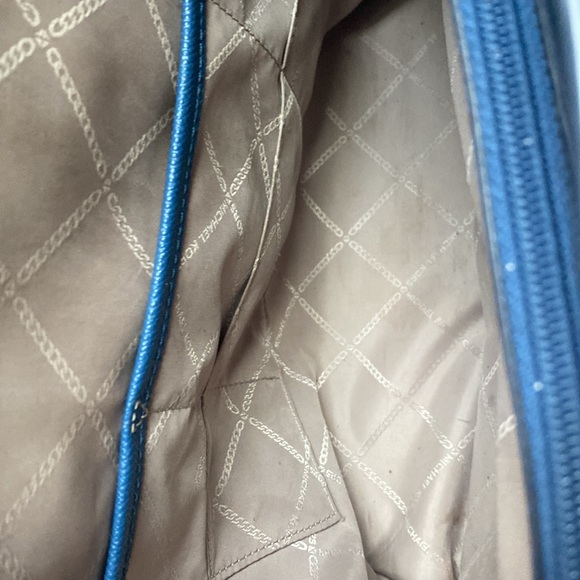 Michael Kors Voyager Small tote bag - Picture 8 of 10